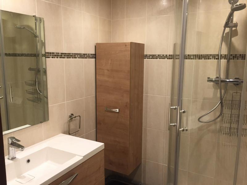 SALLE D'EAU - APPARTEMENT ROCHER SAINT PIERRE 1B - VALLOIRE CENTRE SALLE D'EAU - APPARTEMENT ROCHER SAINT PIERRE 1B - VALLOIRE CENTRE