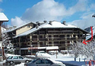 VUE IMMEUBLE - APPARTEMENT ROCHER SAINT PIERRE 1B - VALLOIRE CENTRE VUE IMMEUBLE - APPARTEMENT ROCHER SAINT PIERRE 1B - VALLOIRE CENTRE