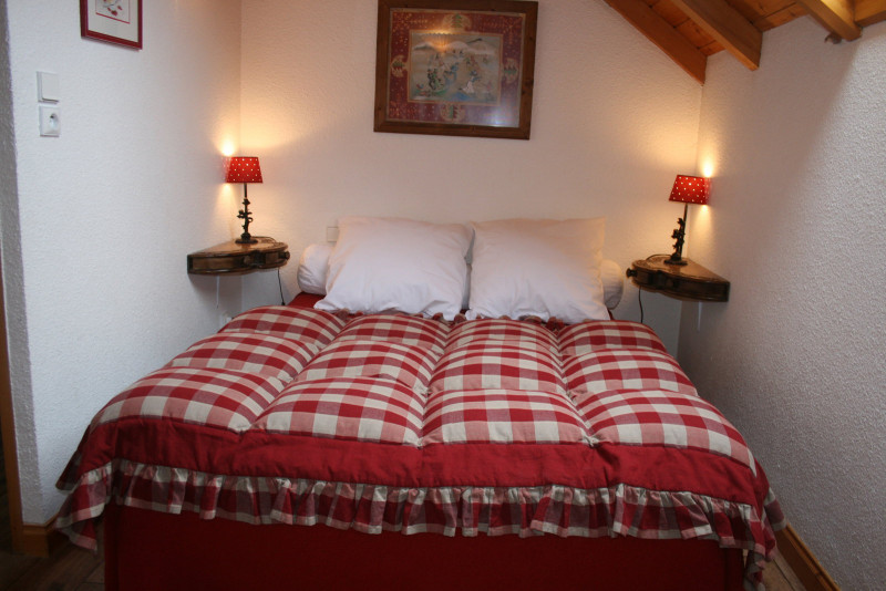CHAMBRE 1 - APPARTEMENT CHALET ORION N°2 - VALLOIRE CENTRE CHAMBRE 1 - APPARTEMENT CHALET ORION N°2 - VALLOIRE CENTRE
