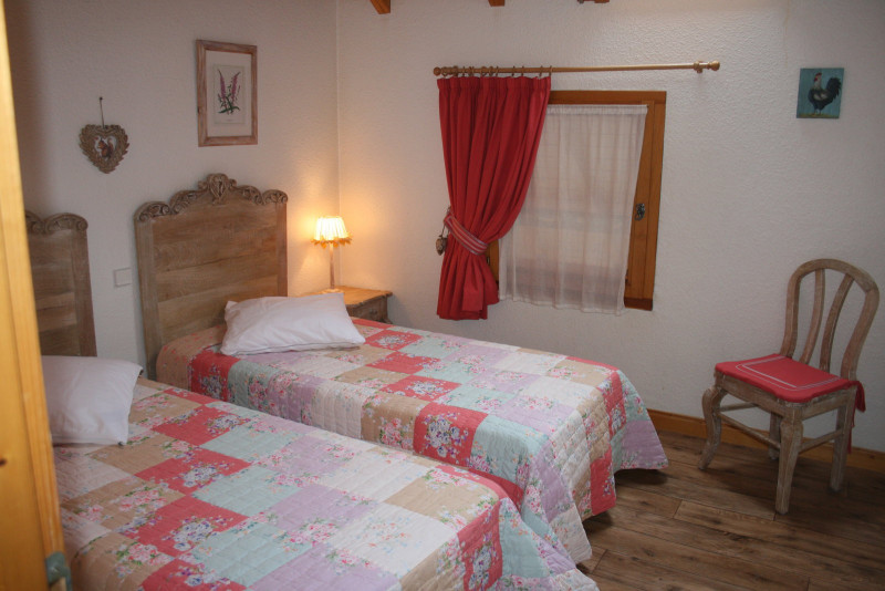 CHAMBRE 2 - APPARTEMENT CHALET ORION N°2 - VALLOIRE CENTRE CHAMBRE 2 - APPARTEMENT CHALET ORION N°2 - VALLOIRE CENTRE