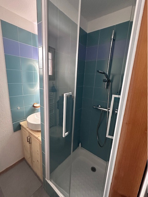 SALLE D'EAU - APPARTEMENT TIGNY CLEMATITE CL1 - VALLOIRE CENTRE SALLE D'EAU - APPARTEMENT TIGNY CLEMATITE CL1 - VALLOIRE CENTRE