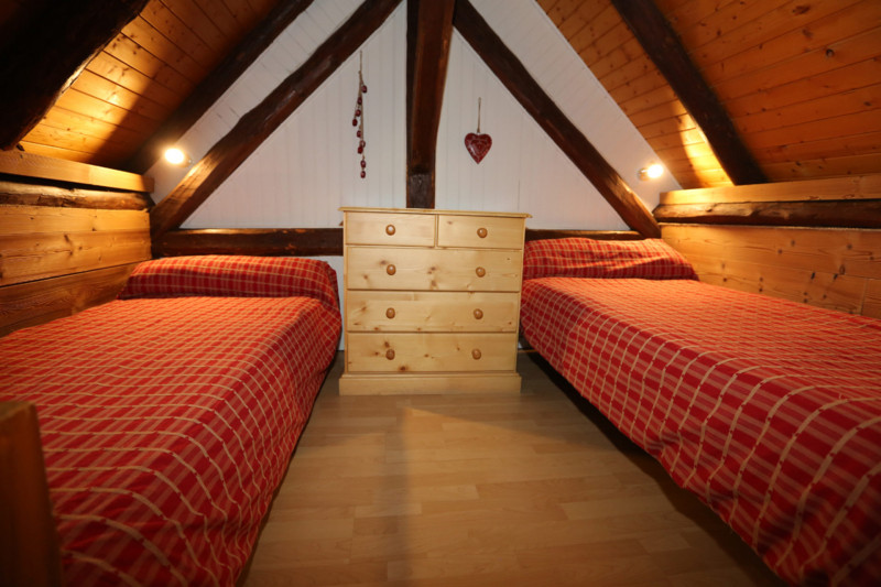 CHAMBRE - APPARTEMENT LES ECRINS - VALLOIRE CENTRE CHAMBRE - APPARTEMENT LES ECRINS - VALLOIRE CENTRE