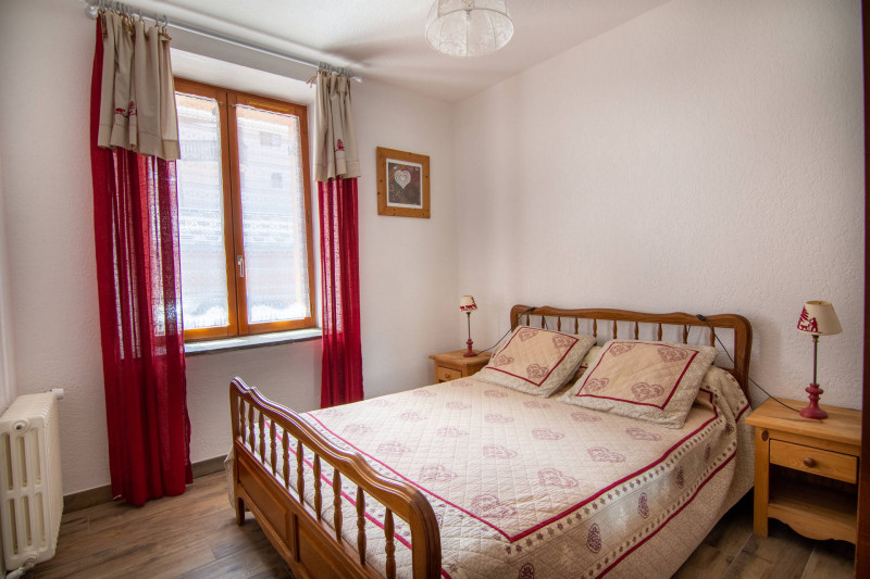 CHAMBRE - CHALET NIGRITELLE 1 - VALLOIRE CENTRE CHAMBRE - CHALET NIGRITELLE 1 - VALLOIRE CENTRE