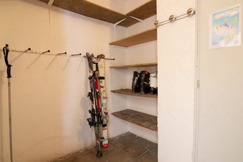 LOCAL A SKIS - CHALET NIGRITELLE 2 - VALLOIRE CENTRE LOCAL A SKIS - CHALET NIGRITELLE 2 - VALLOIRE CENTRE