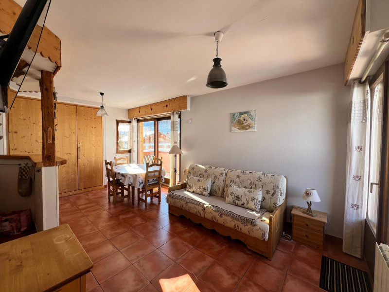 SEJOUR - APPARTEMENT ROCHEVERT 32 - VALLOIRE CENTRE - VALLOIRE RESERVATIONS SEJOUR - APPARTEMENT ROCHEVERT 32 - VALLOIRE CENTRE - VALLOIRE RESERVATIONS