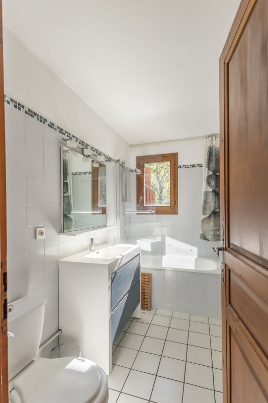 SALLE DE BAIN - STUDIO Z'ESHERRION 18 - VALLOIRE CENTRE SALLE DE BAIN - STUDIO Z'ESHERRION 18 - VALLOIRE CENTRE