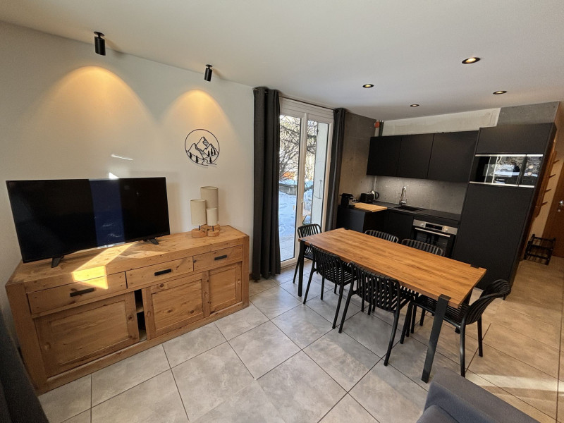 SALON - CHALET ANGE N°1 - VALLOIRE CENTRE - VALLOIRE RESERVATIONS SALON - CHALET ANGE N°1 - VALLOIRE CENTRE - VALLOIRE RESERVATIONS