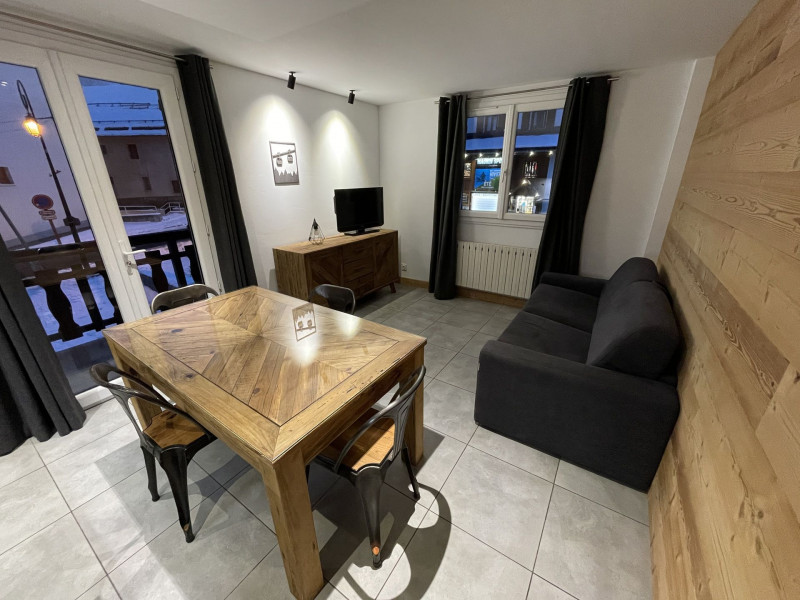 SALON - CHALET ANGE N°2 - VALLOIRE CENTRE - VALLOIRE RESERVATIONS SALON - CHALET ANGE N°2 - VALLOIRE CENTRE - VALLOIRE RESERVATIONS