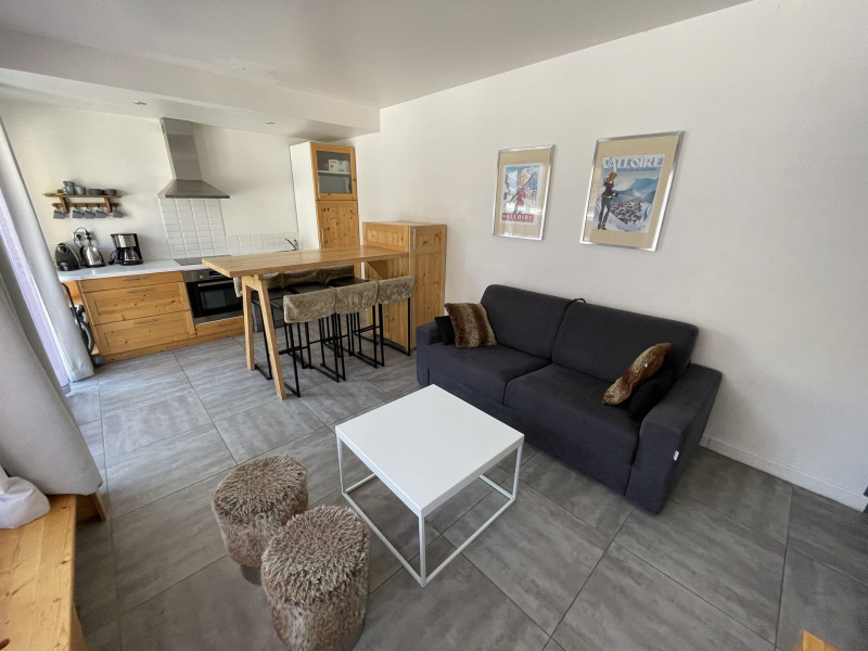 SALON - CHALET ANGE N°5 - VALLOIRE CENTRE - VALLOIRE RESERVATIONS SALON - CHALET ANGE N°5 - VALLOIRE CENTRE - VALLOIRE RESERVATIONS