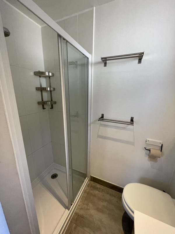 SALLE D'EAU - CHALET ANGE N°5 - VALLOIRE CENTRE SALLE D'EAU - CHALET ANGE N°5 - VALLOIRE CENTRE