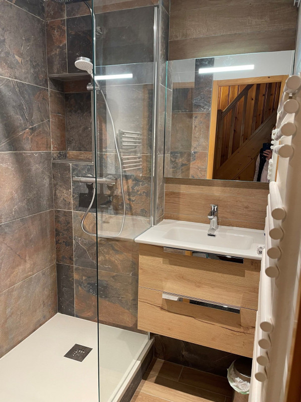 SALLE DE BAINS - CHALET DE TIGNY BRUYERE 3 - VALLOIRE CENTRE SALLE DE BAINS - CHALET DE TIGNY BRUYERE 3 - VALLOIRE CENTRE