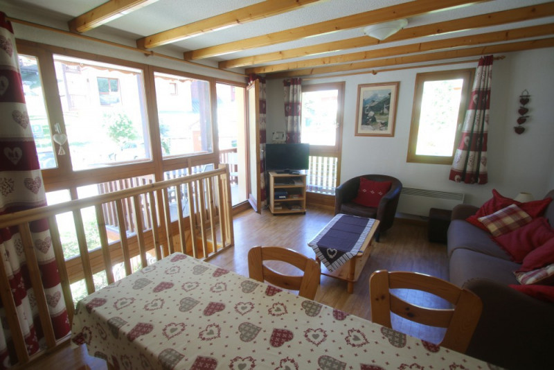 SALON - APPARTEMENT - CHALET DE TIGNY ANCOLIE A3- VALLOIRE CENTRE SALON - APPARTEMENT - CHALET DE TIGNY ANCOLIE A3- VALLOIRE CENTRE