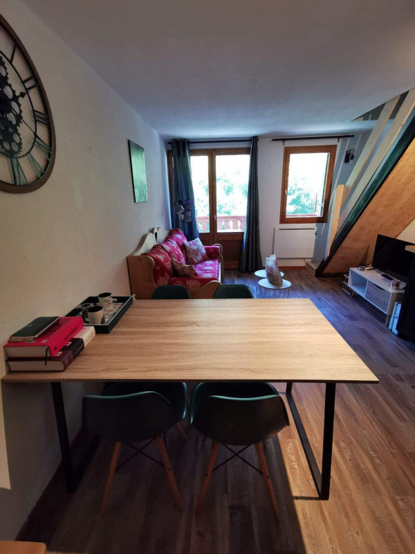 SEJOUR - APPARTEMENT ROCHECHATEAU 27 - VALLOIRE CENTRE - VALLOIRE RESERVATIONS SEJOUR - APPARTEMENT ROCHECHATEAU 27 - VALLOIRE CENTRE - VALLOIRE RESERVATIONS