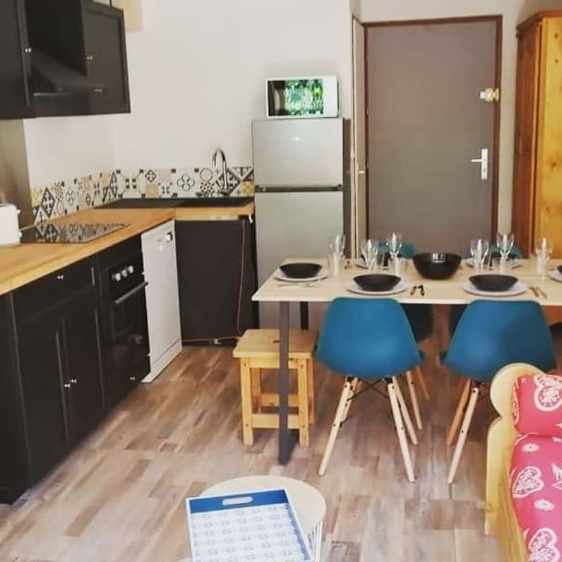 CUISINE - APPARTEMENT ROCHECHATEAU 27 - VALLOIRE CENTRE CUISINE - APPARTEMENT ROCHECHATEAU 27 - VALLOIRE CENTRE