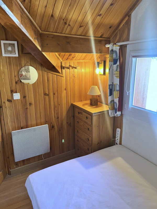 CHAMBRE - APPARTEMENT ROCHECHATEAU 34 - VALLOIRE CENTRE CHAMBRE - APPARTEMENT ROCHECHATEAU 34 - VALLOIRE CENTRE