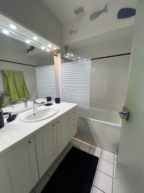 SALLE DE BAIN - APPARTEMENT RAPIN 34 - VALLOIRE CENTRE SALLE DE BAIN - APPARTEMENT RAPIN 34 - VALLOIRE CENTRE