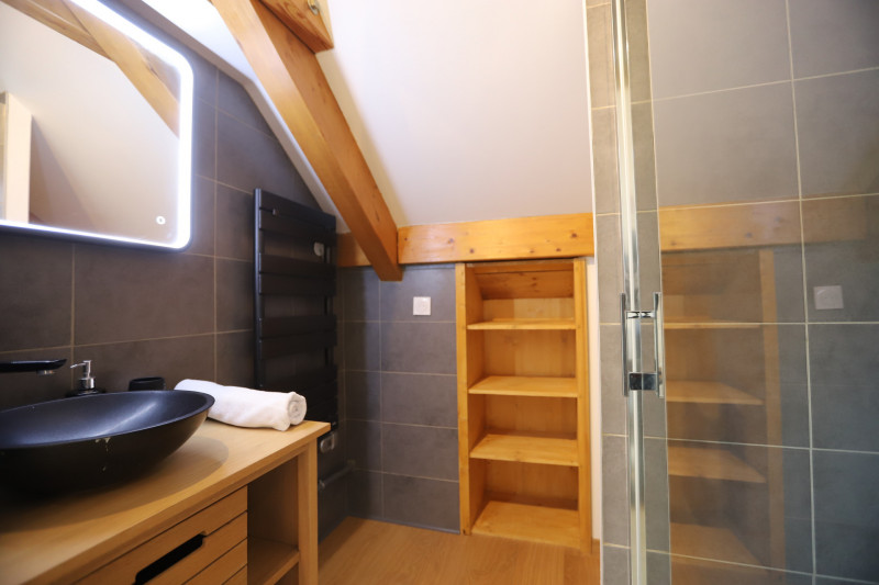 SALLE DE D'EAU - APPARTEMENT AUXSPORTS- VALLOIRE CENTRE SALLE DE D'EAU - APPARTEMENT AUXSPORTS- VALLOIRE CENTRE