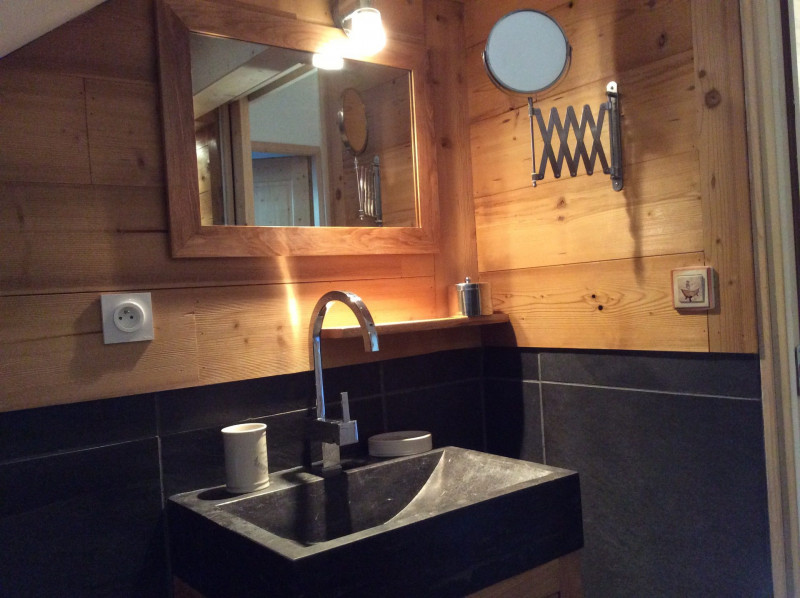 SALLE D'EAU - APPARTEMENT AUXSPORTS B - VALLOIRE CENTRE SALLE D'EAU - APPARTEMENT AUXSPORTS B - VALLOIRE CENTRE