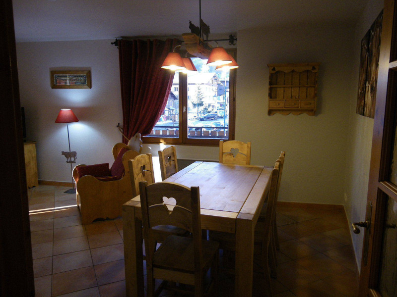 SALON - APPARTEMENT RAPIN ALAIN - VALLOIRE CENTRE SALON - APPARTEMENT RAPIN ALAIN - VALLOIRE CENTRE