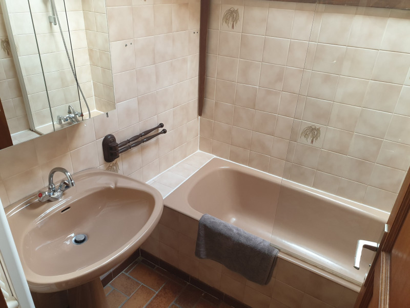 SALLE DE BAIN - APPARTEMENT MAGNIN 4 - VALLOIRE CENTRE SALLE DE BAIN - APPARTEMENT MAGNIN 4 - VALLOIRE CENTRE