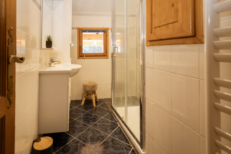 SALLE D'EAU - LE CHALET GENTIANA N°4 - VALLOIRE CENTRE SALLE D'EAU - LE CHALET GENTIANA N°4 - VALLOIRE CENTRE