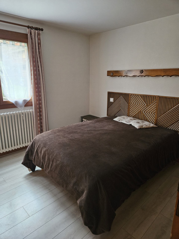 CHAMBRE - APPARTEMENT LES CRISTAUX - VALLOIRE CENTRE CHAMBRE - APPARTEMENT LES CRISTAUX - VALLOIRE CENTRE