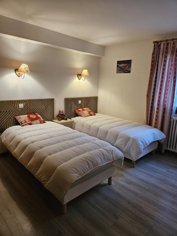 CHAMBRE - APPARTEMENT LES CRISTAUX - VALLOIRE CENTRE CHAMBRE - APPARTEMENT LES CRISTAUX - VALLOIRE CENTRE