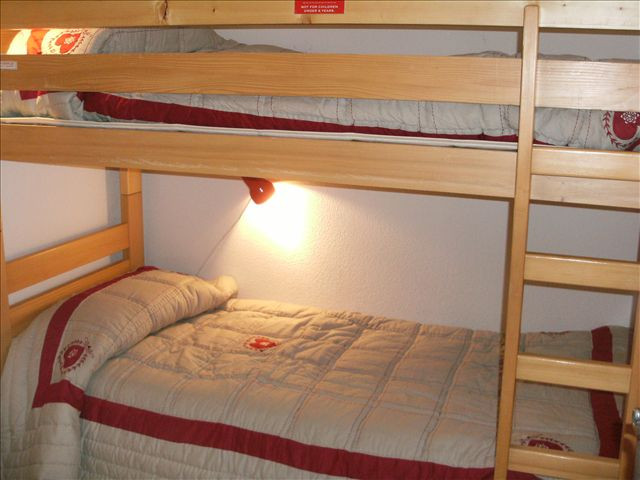 CHAMBRE - APPARTEMENT LA CLAREE C6 - VALLOIRE LES PLANS CHAMBRE - APPARTEMENT LA CLAREE C6 - VALLOIRE LES PLANS