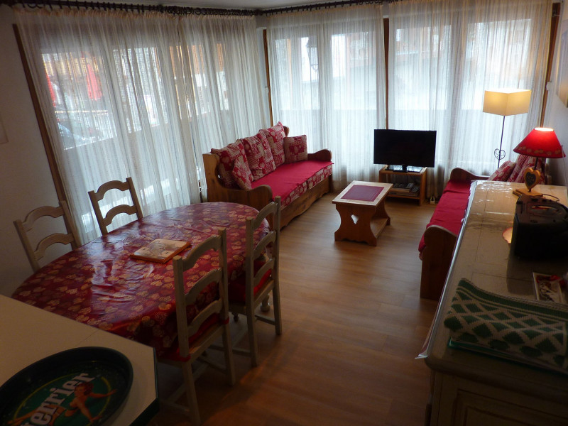 SALON - APPARTEMENT LA RESIDENCE - VALLOIRE CENTRE - VALLOIRE RESERVATIONS SALON - APPARTEMENT LA RESIDENCE - VALLOIRE CENTRE - VALLOIRE RESERVATIONS