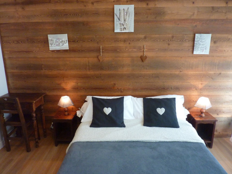 CHAMBRE - APPARTEMENT LA RESIDENCE - VALLOIRE CENTRE CHAMBRE - APPARTEMENT LA RESIDENCE - VALLOIRE CENTRE