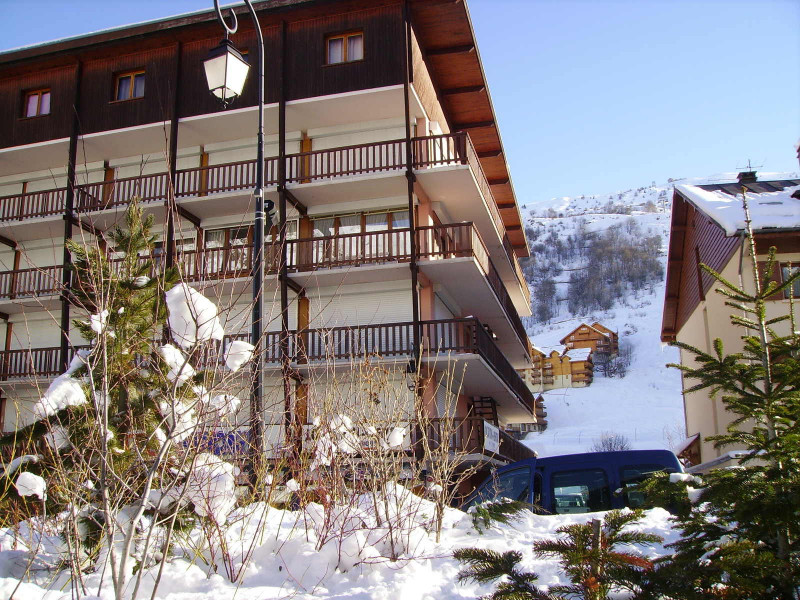 IMMEUBLE - APPARTEMENT LA RESIDENCE - VALLOIRE CENTRE IMMEUBLE - APPARTEMENT LA RESIDENCE - VALLOIRE CENTRE