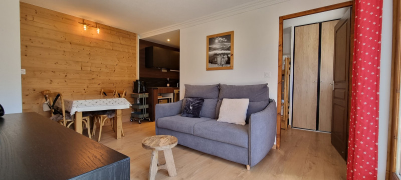 SALON- APPARTEMENT LES VALMONTS CHARDON 12 LES CHARBONNIERES VALLOIRE-VALLOIRE RESERVATIONS