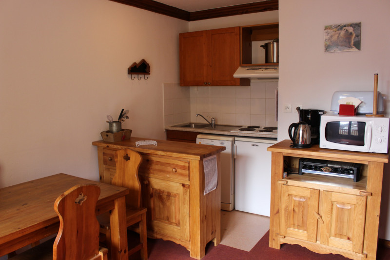 CUISINE - APPARTEMENT LES VALMONTS CHARDON 31- LES CHARBONNIERES VALLOIRE - VALLOIRE RESERVATIONS CUISINE - APPARTEMENT LES VALMONTS CHARDON 31- LES CHARBONNIERES VALLOIRE - VALLOIRE RESERVATIONS