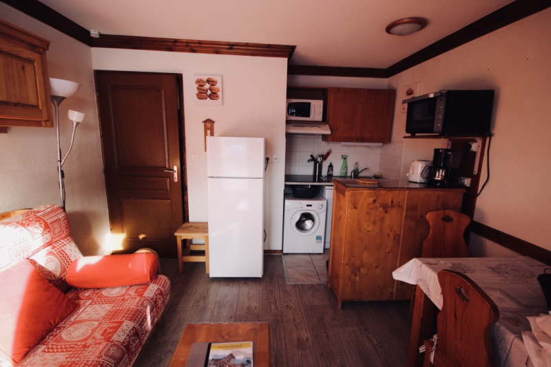 SALON - APPARTEMENT LES VALMONTS CHARDON 42 - LES CHARBONNIERES VALLOIRE - VALLOIRE RESERVATIONS SALON - APPARTEMENT LES VALMONTS CHARDON 42 - LES CHARBONNIERES VALLOIRE - VALLOIRE RESERVATIONS