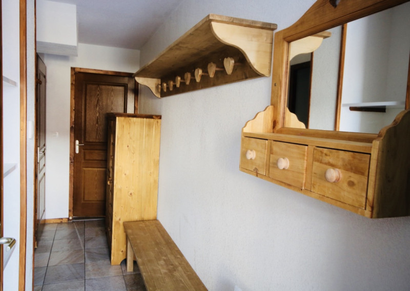 COULOIR- APPARTEMENT LES VALMONTS CHARDON 42 - LES CHARBONNIERES VALLOIRE COULOIR- APPARTEMENT LES VALMONTS CHARDON 42 - LES CHARBONNIERES VALLOIRE