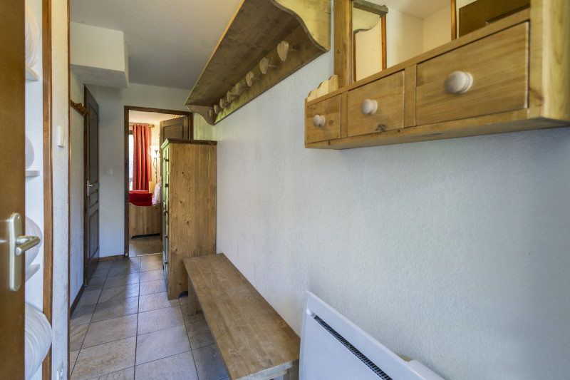 COULOIR- APPARTEMENT LES VALMONTS CHARDON 42 - LES CHARBONNIERES VALLOIRE COULOIR- APPARTEMENT LES VALMONTS CHARDON 42 - LES CHARBONNIERES VALLOIRE