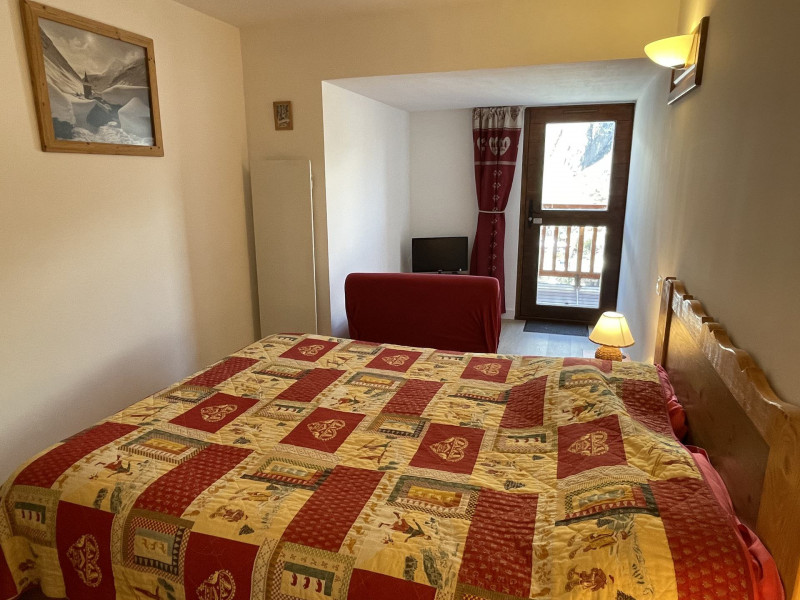 CHAMBRE 1 - APPARTEMENT HAMEAU DE LA VALLEE D'OR GENTIANE 004 - LES CHARBONNIERES VALLOIRE