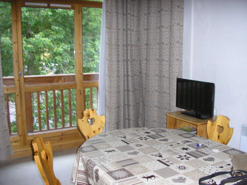 SALON - APPARTEMENT LA CLAREE C11 - VALLOIRE LES PLANS-VALLOIRE RESERVATIONS SALON - APPARTEMENT LA CLAREE C11 - VALLOIRE LES PLANS-VALLOIRE RESERVATIONS