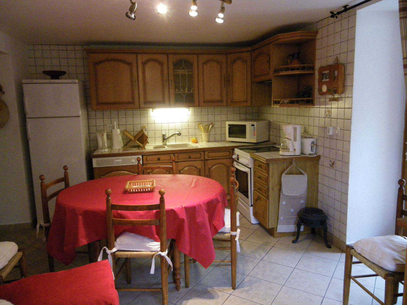 CUISINE - MAISON LUCINE APPARTEMENT 6 PERSONNES - VALLOIRE CENTRE - VALLOIRE RÉSERVATIONS CUISINE - MAISON LUCINE APPARTEMENT 6 PERSONNES - VALLOIRE CENTRE - VALLOIRE RÉSERVATIONS