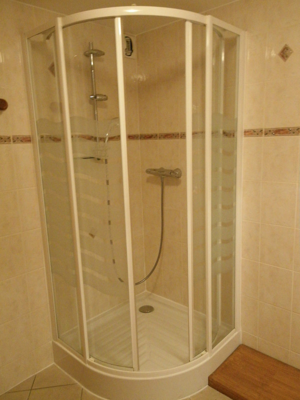SALLE DE BAINS - MAISON LUCINE APPARTEMENT 6 PERSONNES - VALLOIRE CENTRE SALLE DE BAINS - MAISON LUCINE APPARTEMENT 6 PERSONNES - VALLOIRE CENTRE