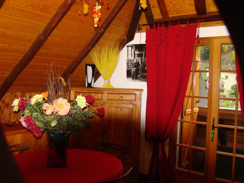 SALON - APPARTEMENT MAISON LUCINE ANESIE - VALLOIRE CENTRE SALON - APPARTEMENT MAISON LUCINE ANESIE - VALLOIRE CENTRE