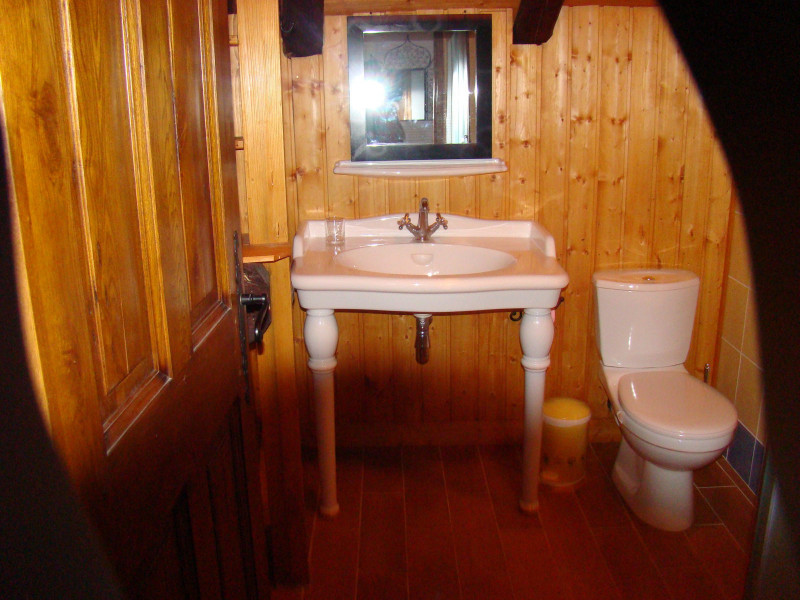 SALLE DE BAINS  - APPARTEMENT LENA MAISON LUCINE - VALLOIRE CENTRE - VALLOIRE RESERVATIONS SALLE DE BAINS  - APPARTEMENT LENA MAISON LUCINE - VALLOIRE CENTRE - VALLOIRE RESERVATIONS