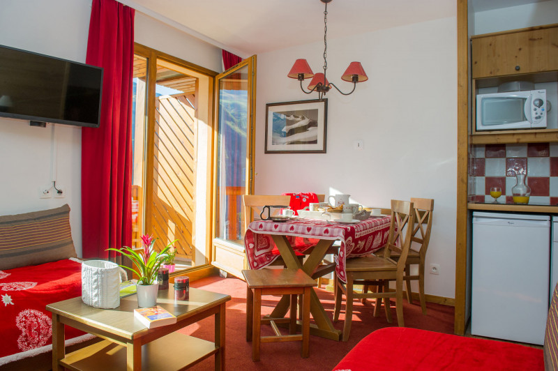 SALON - CHALETS DE VALORIA GOELIA APPARTEMENT 6 PERSONNES - VALLOIRE LES CHARBONNIERES - Photo non contractuelle SALON - CHALETS DE VALORIA GOELIA APPARTEMENT 6 PERSONNES - VALLOIRE LES CHARBONNIERES - Photo non contractuelle