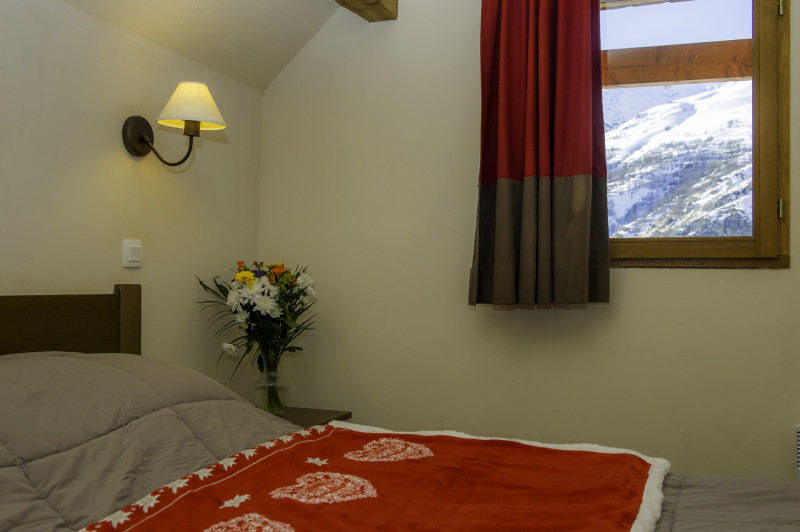 CHAMBRE - CHALETS DE VALORIA GOELIA APPARTEMENT 6 PERSONNES - VALLOIRE LES CHARBONNIERES - Photo non contractuelle CHAMBRE - CHALETS DE VALORIA GOELIA APPARTEMENT 6 PERSONNES - VALLOIRE LES CHARBONNIERES - Photo non contractuelle