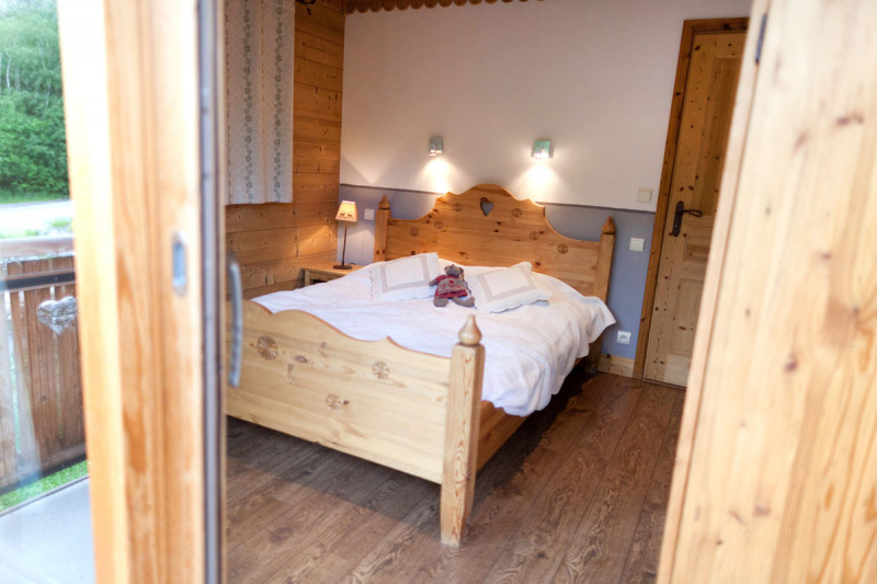 CHAMBRE - APPARTEMENT LES ALPAGES D'AUGUSTE GALTA - VALLOIRE CENTRE CHAMBRE - APPARTEMENT LES ALPAGES D'AUGUSTE GALTA - VALLOIRE CENTRE