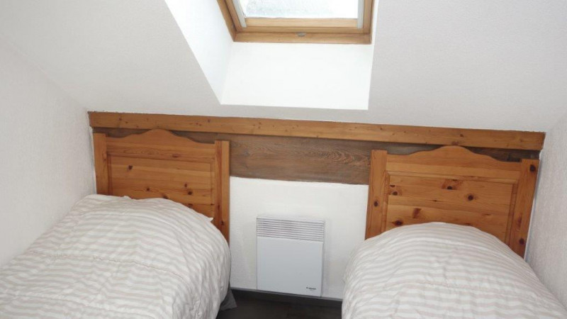 CHAMBRE - APPARTEMENT BRUNEL 51 - VALLOIRE LES CHARBONNIERES CHAMBRE - APPARTEMENT BRUNEL 51 - VALLOIRE LES CHARBONNIERES