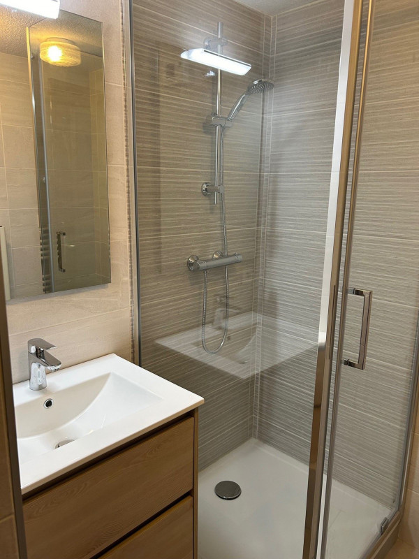 SALLE D'EAU - APPARTEMENT LES VALMONTS CHARDON 41 - LES CHARBONNIERES VALLOIRE 