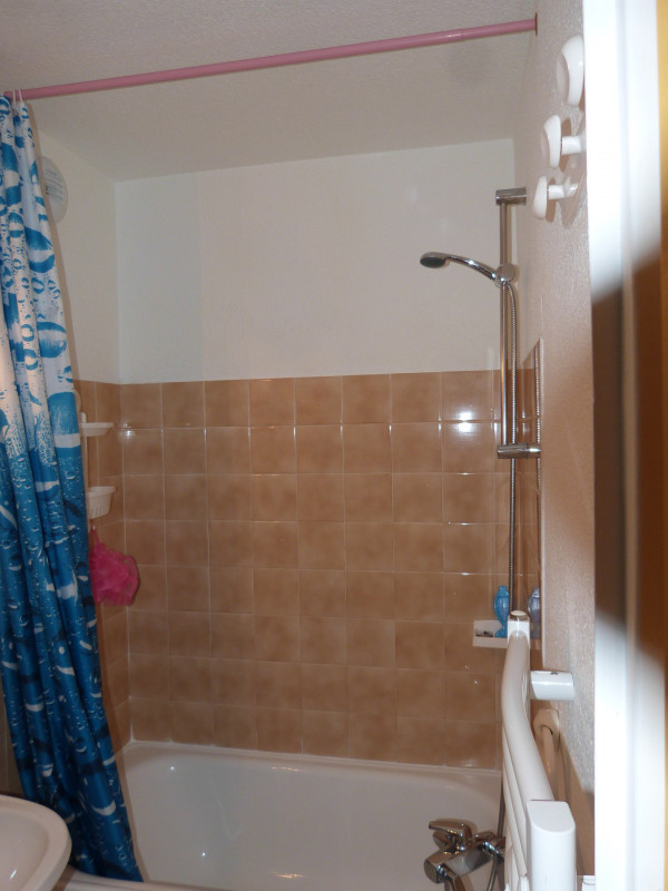 SALLE DE BAIN - APPARTEMENT THYMEL 8 - VALLOIRE LES VERNEYS SALLE DE BAIN - APPARTEMENT THYMEL 8 - VALLOIRE LES VERNEYS