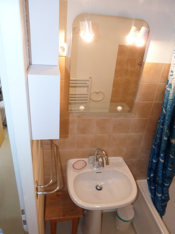 SALLE DE BAIN - APPARTEMENT THYMEL 8 - VALLOIRE LES VERNEYS SALLE DE BAIN - APPARTEMENT THYMEL 8 - VALLOIRE LES VERNEYS