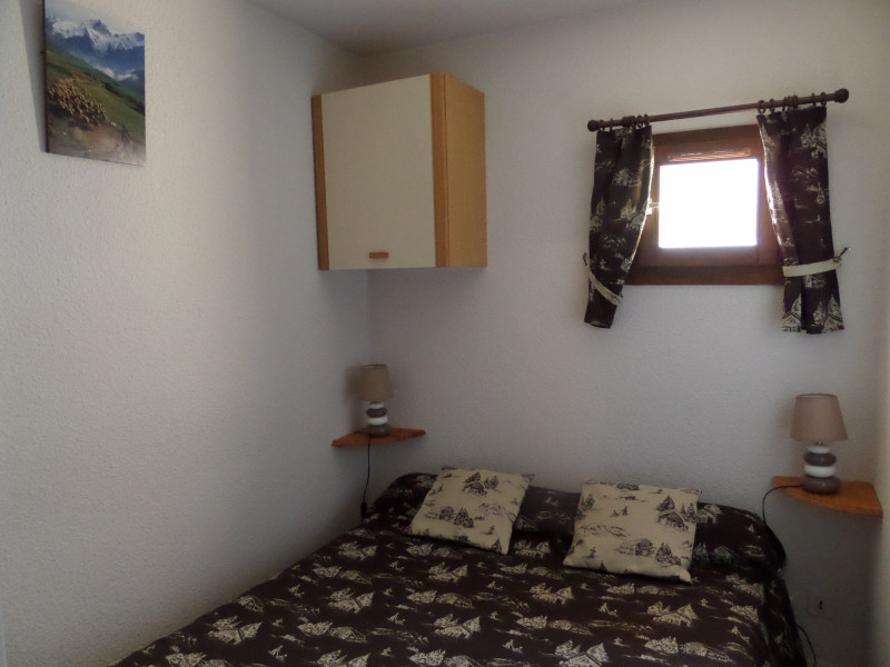 CHAMBRE - APPARTEMENT THYMEL 22 - LES VERNEYS VALLOIRE- APPARTEMENT THYMEL 22 - LES VERNEYS VALLOIRE CHAMBRE - APPARTEMENT THYMEL 22 - LES VERNEYS VALLOIRE- APPARTEMENT THYMEL 22 - LES VERNEYS VALLOIRE